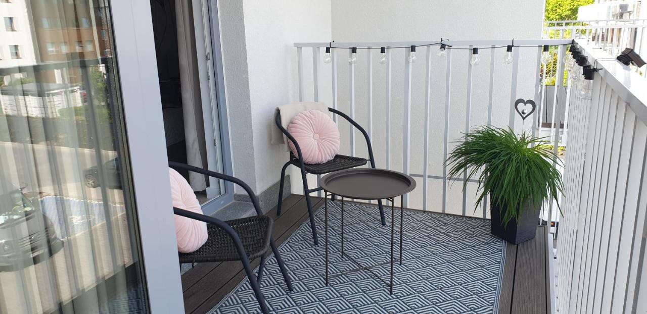 Nowoczesny Apartament Z Garazem Morelova Gdansk Exterior foto